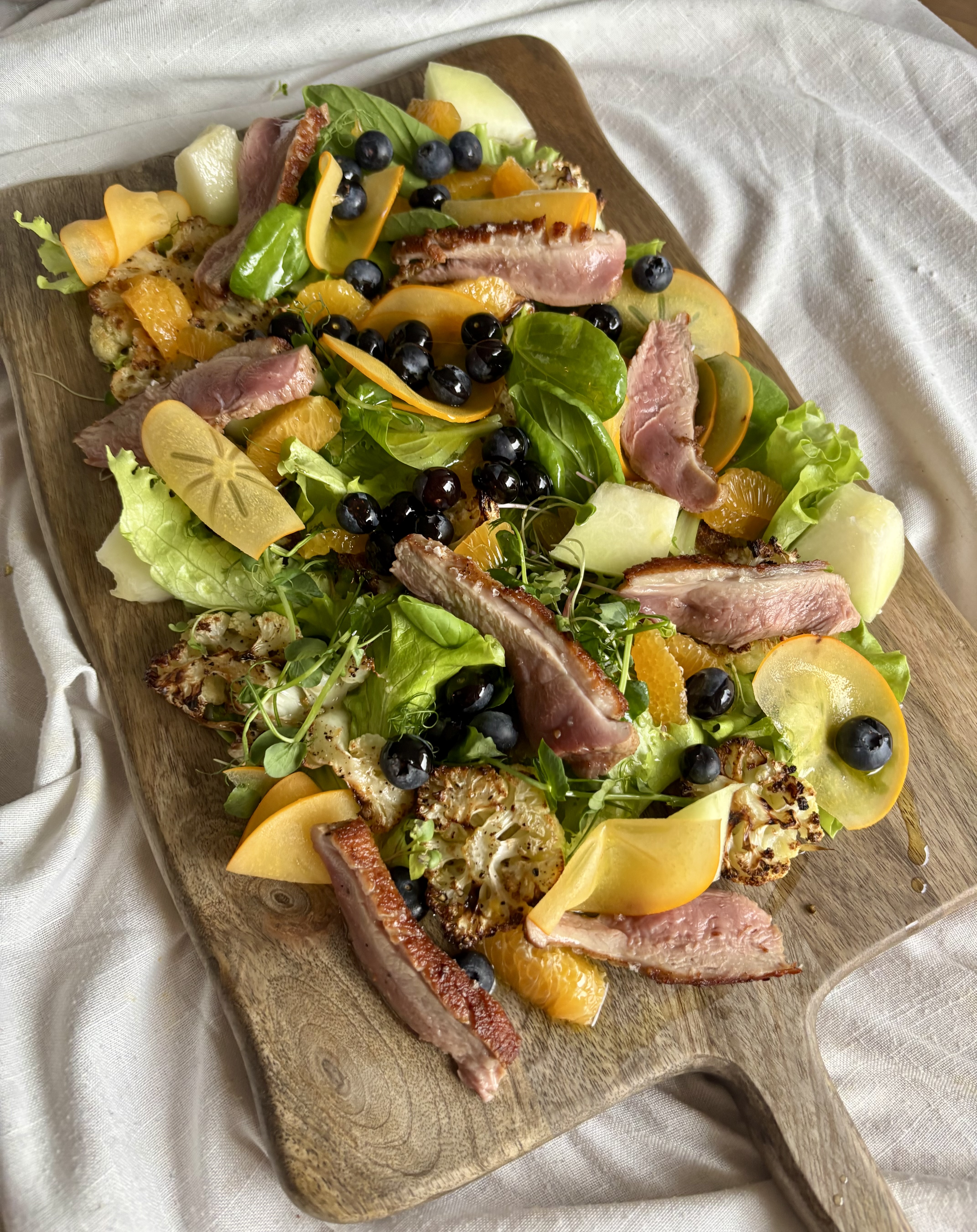 Šefė dalijasi išskirtiniu receptu: šventiškos salotos su antiena vos per 15 minučių