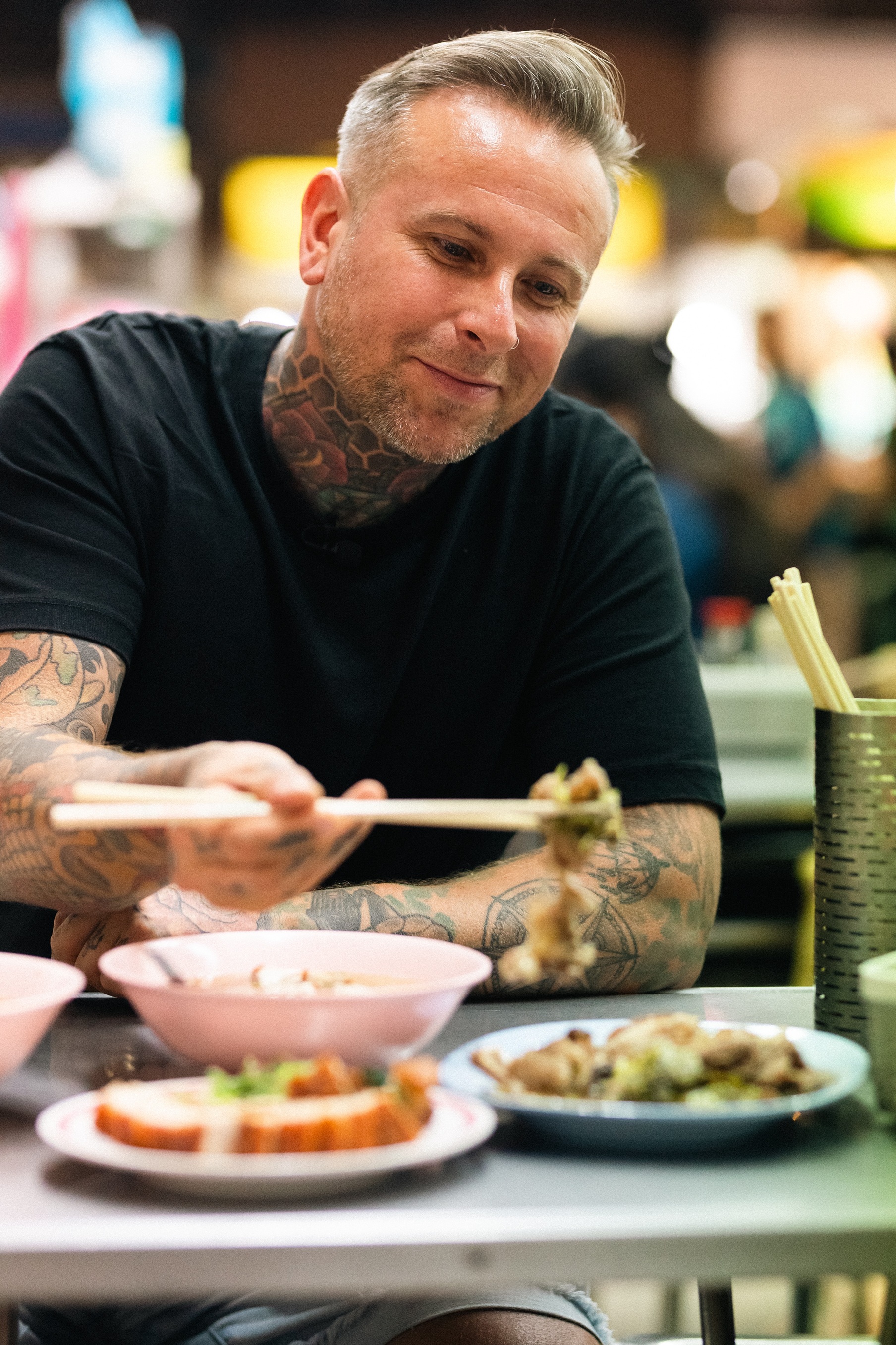 Žymus šefas Dainius Špakauskas paviešino savo sveiką, greitą ir stulbinamai gardų tuno ryžių dubenėlio receptą – verta išbandyti ir šventėms ir kasdienai