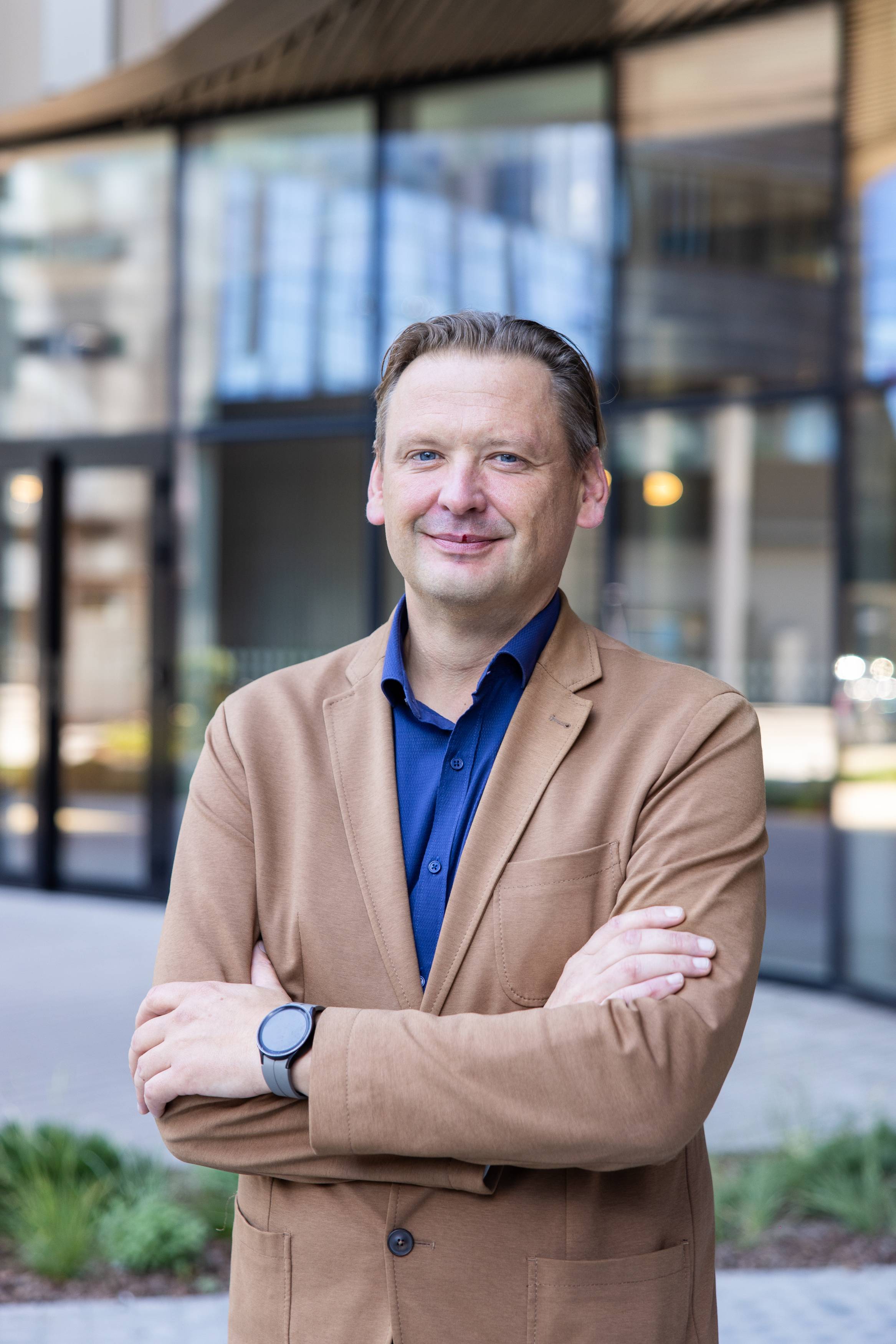 Vagys laukia švenčių: kodėl būtent dabar namai tampa pažeidžiamiausi ir kaip įrengiamas būsto saugumas šiandien